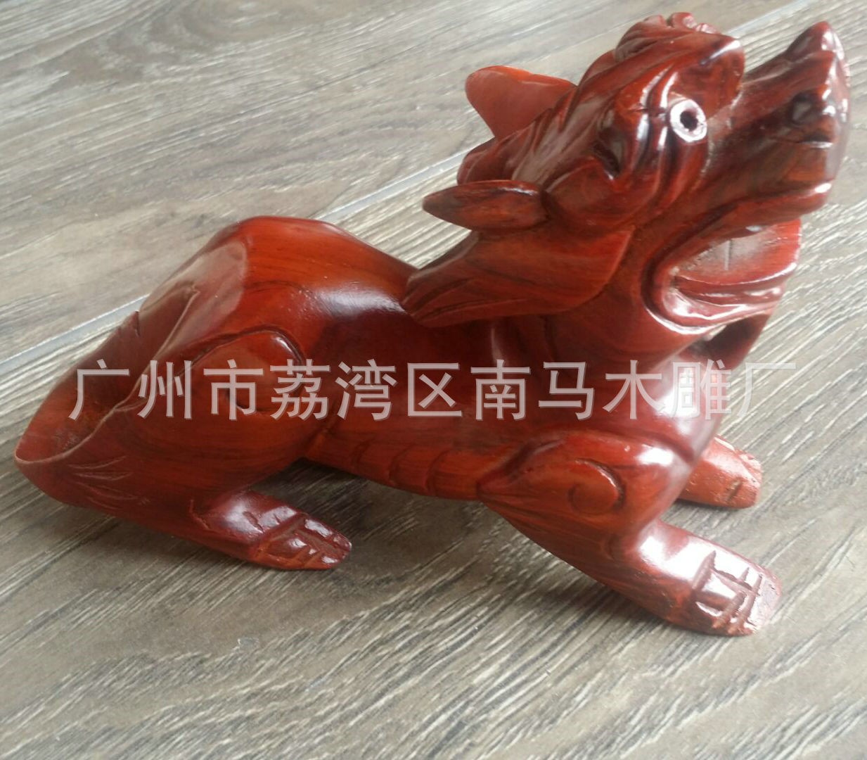 招财小红色貔貅摆件 雕刻木头工艺品特价 纯手工雕刻创意家居摆件